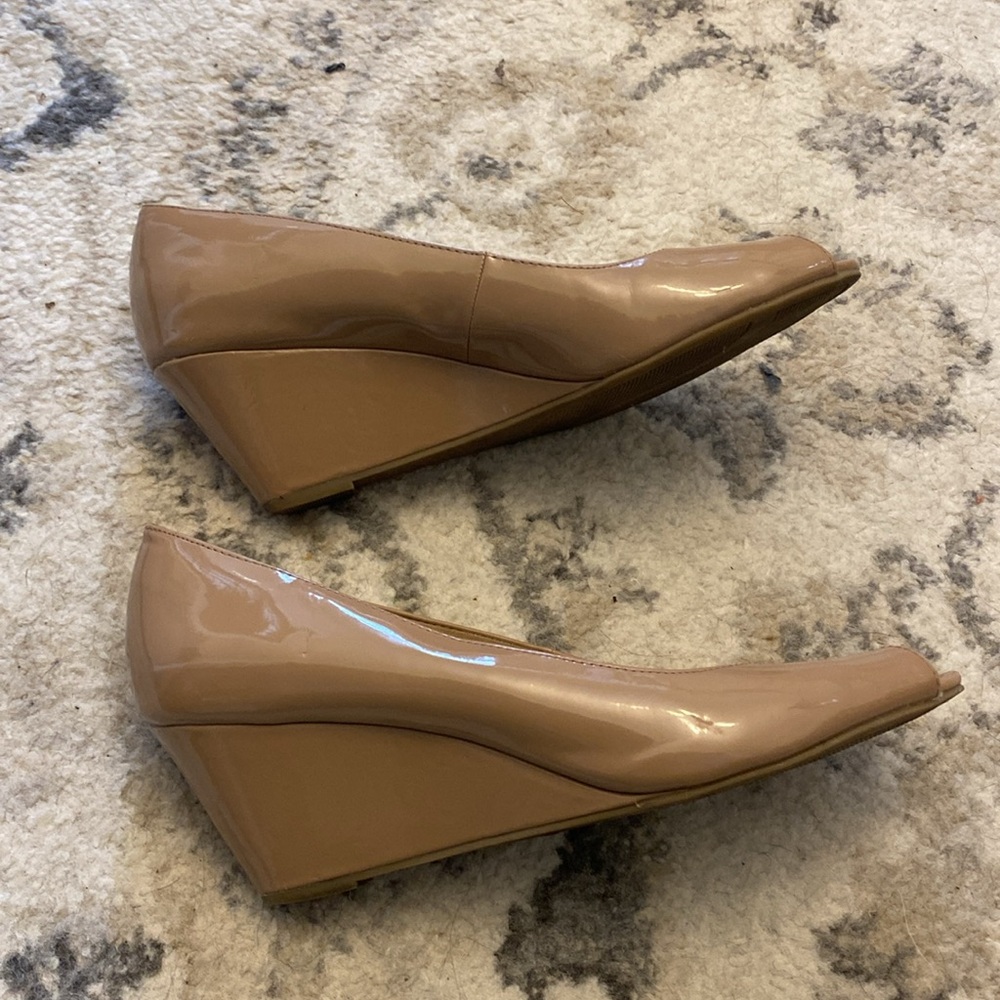 Nude Peep Toe Wedge Heel Size 9 - Picture 2 of 4